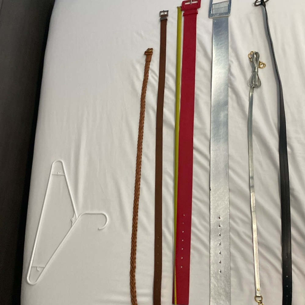 Bundle of 6 women’s/ juniors belts